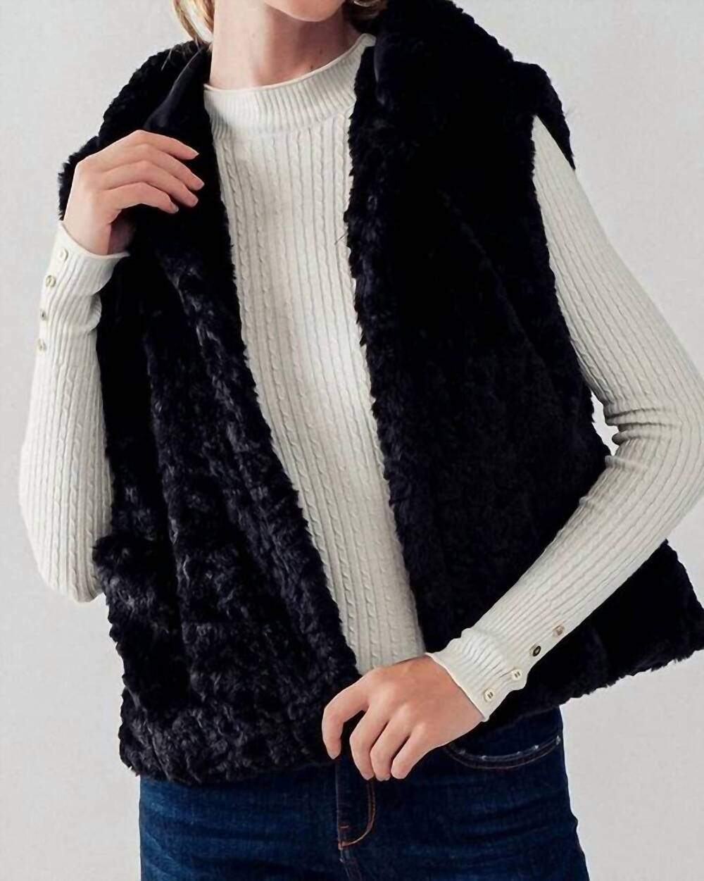 NEW TREND:NOTES sleeveless open front sherpa fleece vest with hoodie in black